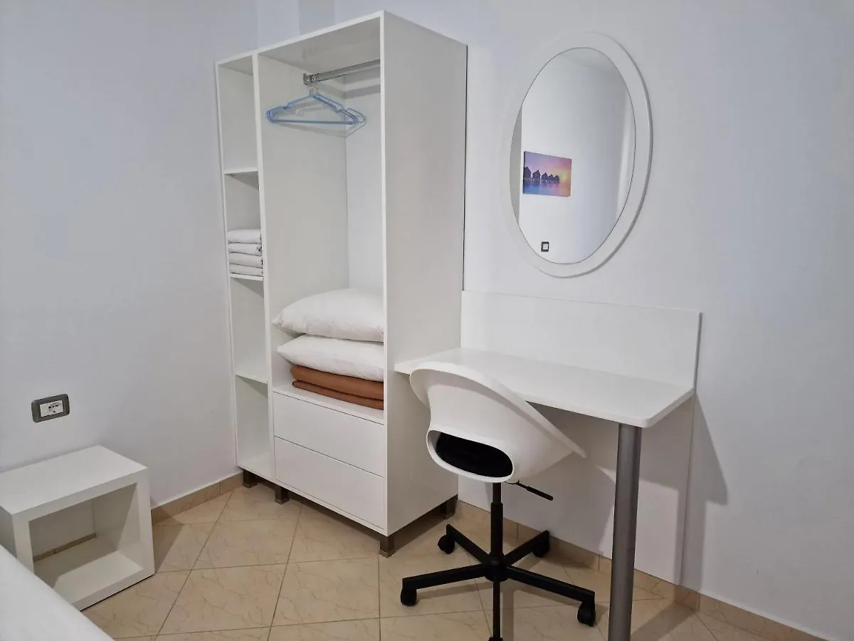 Villa White Ksamil 3*,