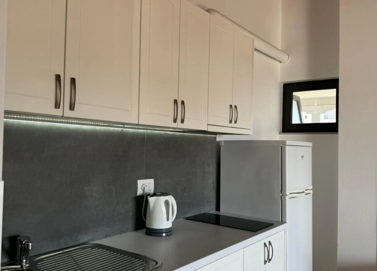 *** Hotel Villa White Ksamil Albania