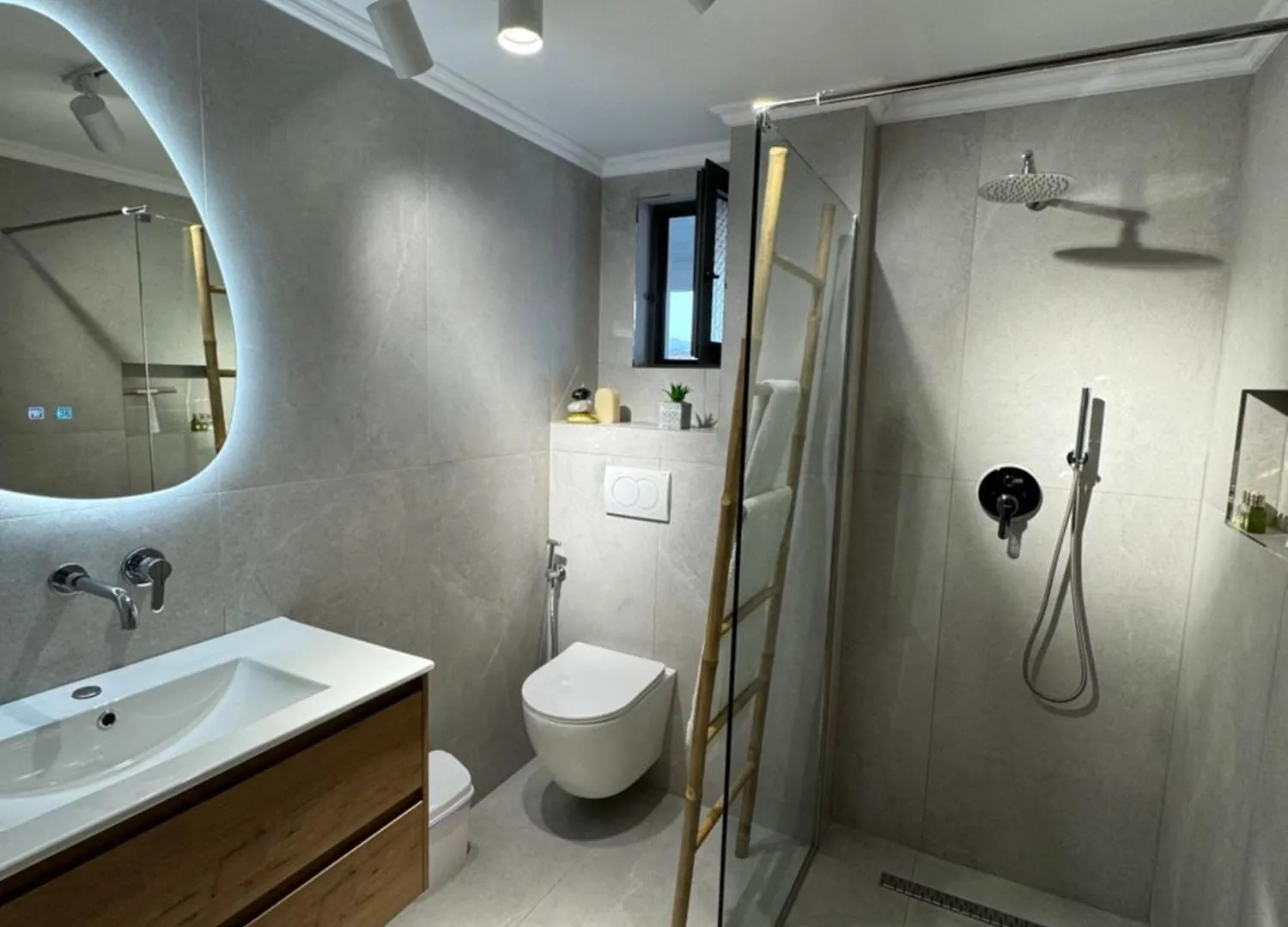 *** Hotel Villa White Ksamil Albania