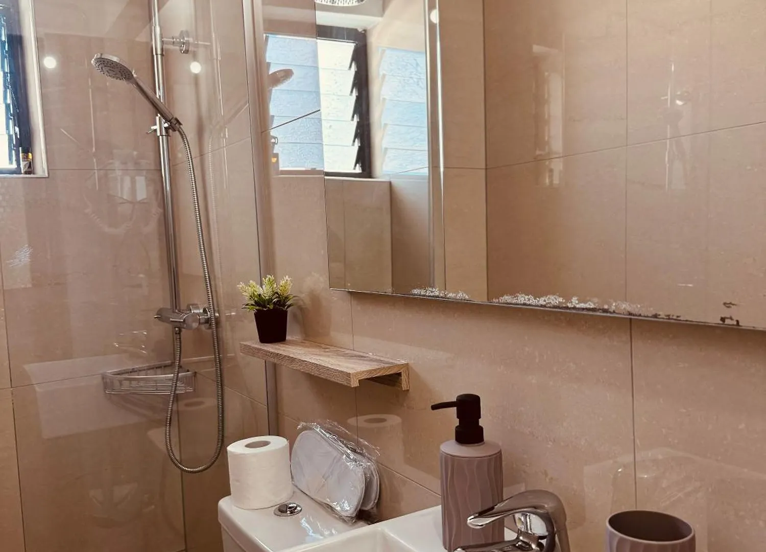 Villa White Ksamil Hotel