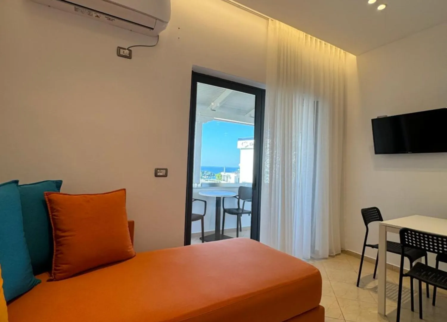 Villa White Ksamil 3*,  Albanien